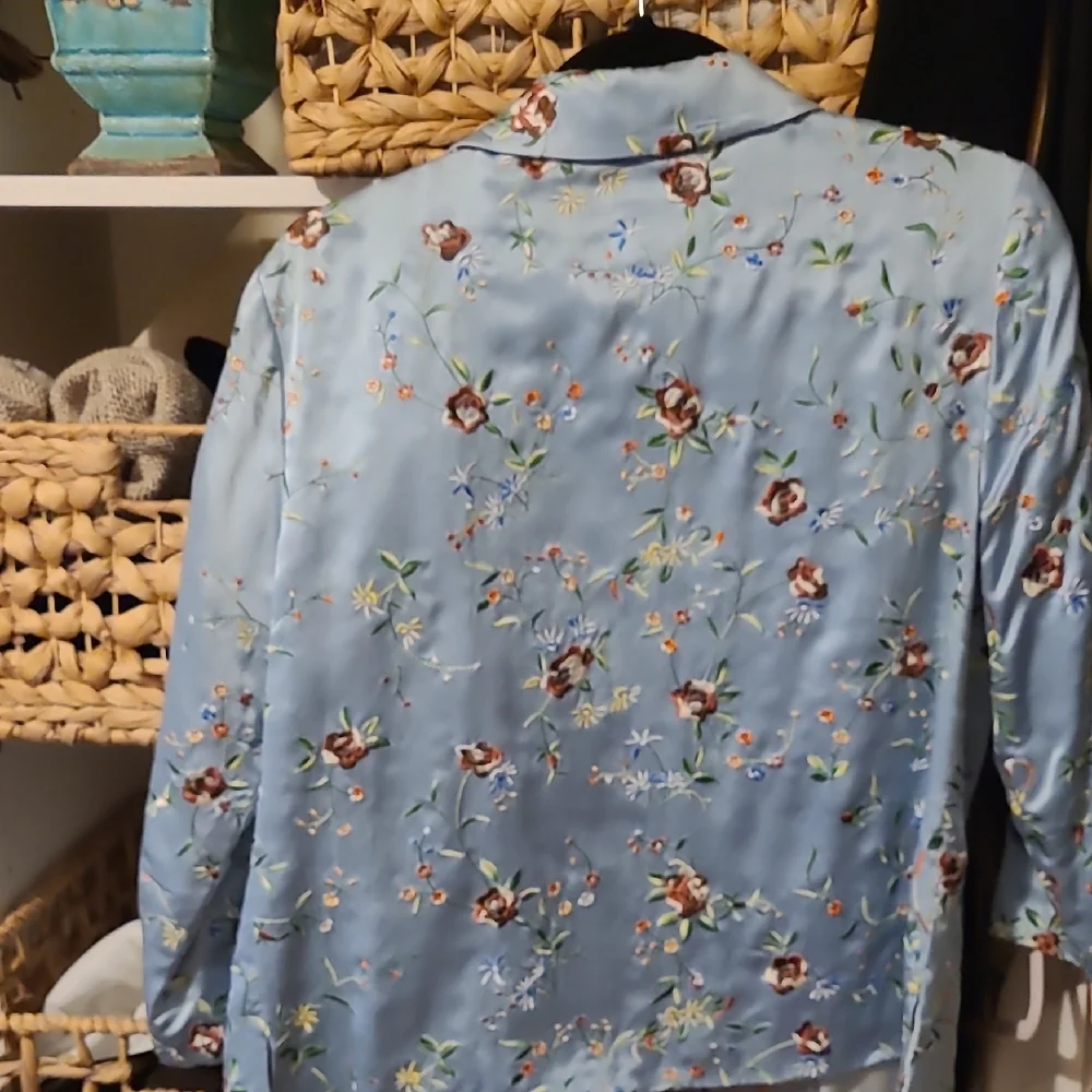 Tocca Light Blue Floral Embroidered Blazer - Picture 4 of 5